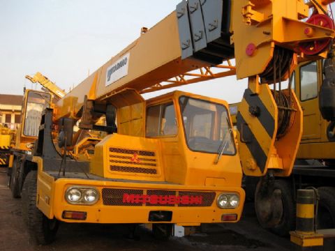 Kato And Tadano 30Tons Crane